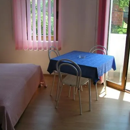 Gabrijela Biograd Na Moru