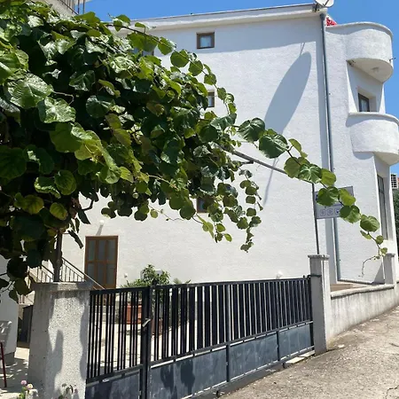Gabrijela * Biograd Na Moru
